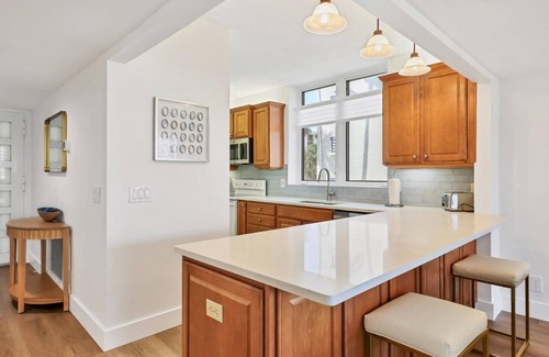 Longboat Key Condo | Updated 2 Bedroom Condo With Lanai Exit On Longboat Key By FVC