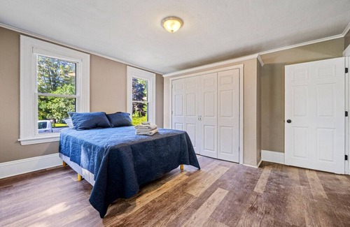 Biddeford House | Updated 2BD | Quiet | Parking