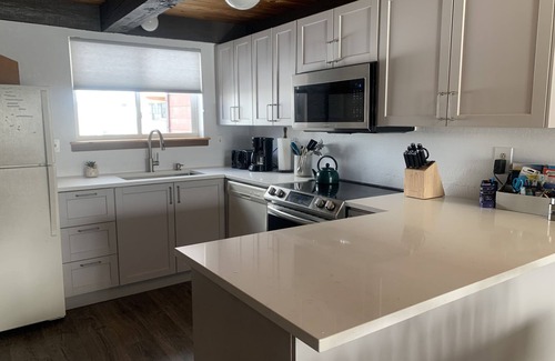 Fraser House | Updated 3 BR Fraser condo with views, outdoor hot tub, Free Winter Park Shuttle