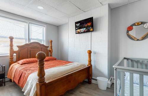 Constable Hook Apartment | Updated 3BR 2BA Apartment Near NYC Airport