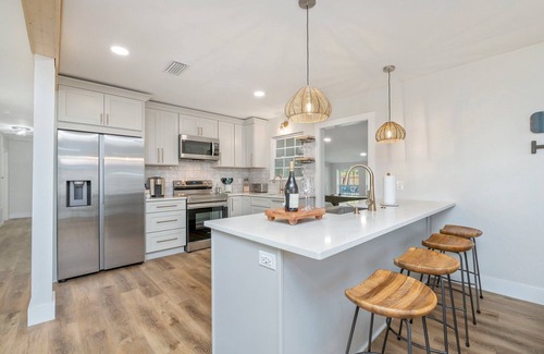 Fort Walton Beach House | Updated 4-BR home. 7 mins from beach. Huge backyard w/firepit