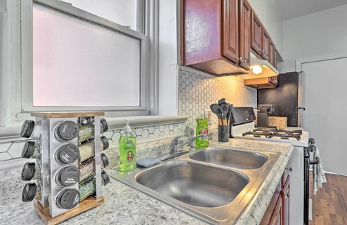 Constable Hook House | Updated Bayonne Townhome ~ 11 Mi to NYC!