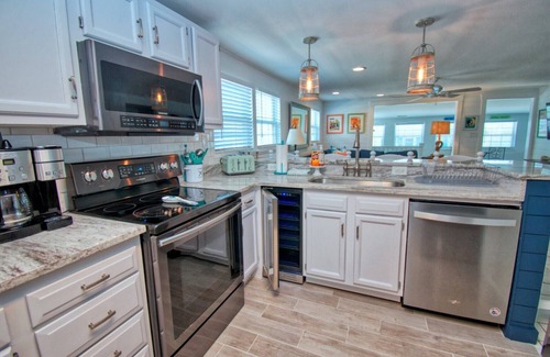 Carolina Beach Cottage | Updated beach cottage, ocean views. Tons of Outdoor Space!