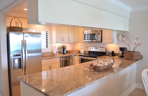 Miramar Beach Condo | Updated Beachfront 😎 New 65" TV ⛵️ Watch 🐬 From the Balcony 🐠🦀⛱️