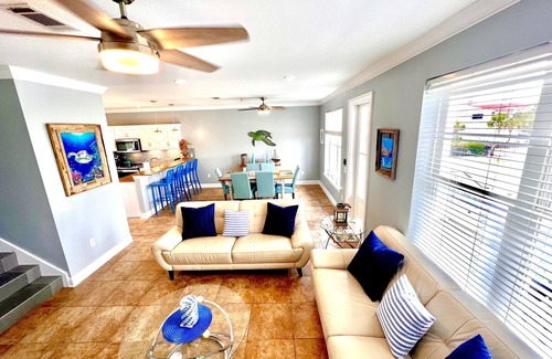 Villa Segunda House | UPDATED BRAND NEW RENTAL, STEPS TO THE GULF W/VIEWS, NEW POOL PING PONG SLEEPS 9