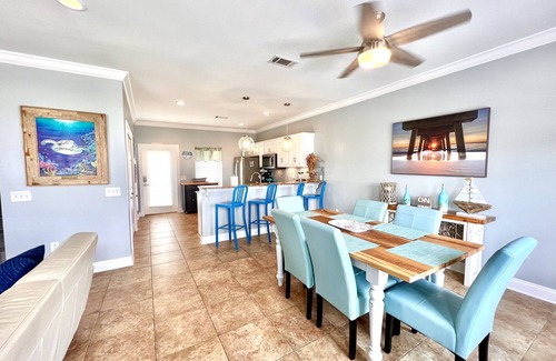 Villa Segunda House | UPDATED BRAND NEW RENTAL, STEPS TO THE GULF W/VIEWS, NEW POOL PING PONG SLEEPS 9