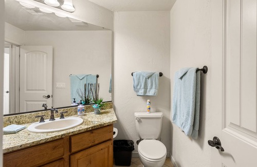 Mesilla Park Condo | Updated condo in Mesilla. 0.9 miles to I-10 Short term/long term. Pet friendly.