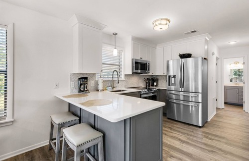 Seagrove Beach Condo | 🐟Updated Condo with Balcony-Toes in the Sand