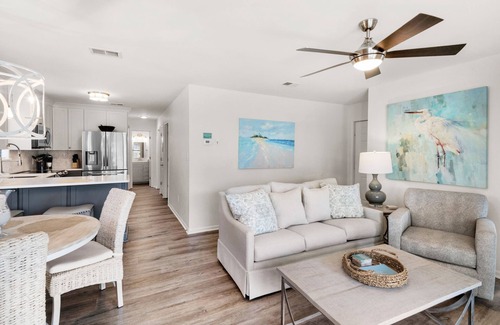 Seagrove Beach Condo | 🐟Updated Condo with Balcony-Toes in the Sand