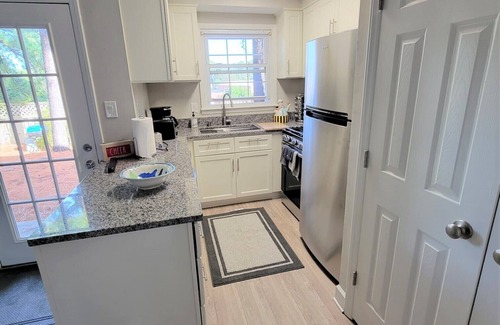 Southwest Raleigh Condo | Updated Condo w/Full Kitchen near NC State