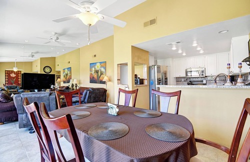 La Quinta Condo | Updated condo with PGA West golf course, mountain views from upper-level patio