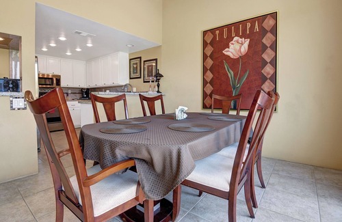 La Quinta Condo | Updated condo with PGA West golf course, mountain views from upper-level patio