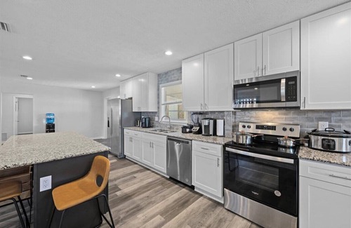 Orange Park House | Updated cozy open concept