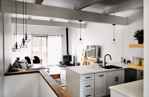 Mammoth Lakes House | Updated Family Friendly Sierra Mountain Retreat