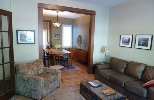 Nelson House | UPDATED, FULLY-EQUIPPED, HERITAGE HOME-AWAY-FROM-HOME, REDUCED APRIL RATES.