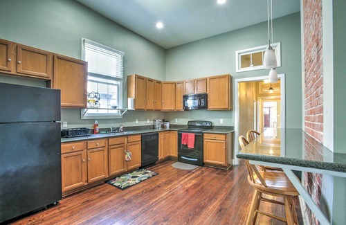 East Riverside House | Updated Garden District Home - Walk to Magazine St