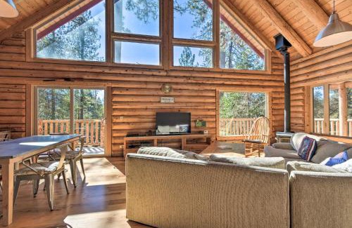 Groveland House | Updated Groveland Cabin with Wraparound Deck!