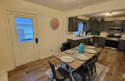 Higgins Lake Cottage | Updated Higgins Cottage w/AC - Walking Distance to Higgins & Boat Parking