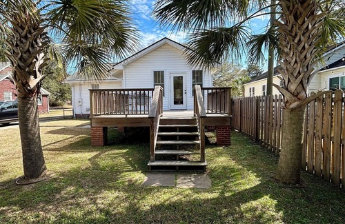North Charleston House | Updated Park Retreat - 3 Queens - Modern & Family-Friendly - Park Circle, N Chs