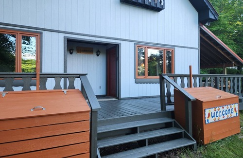 Stambaugh Ski Chalet | Updated Peaceful Chalet across from Ski Brule Right Side