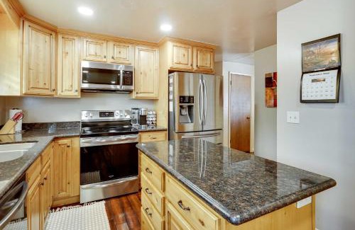 Taylorsville Apartment | Updated Ranch Apartment with Deck - 9 Mi to Downtown