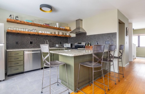 Bolton Valley Condo | Updated ski in/out 3 bedroom town house Bolton