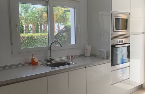 Torre-Pacheco Villa | Upgraded 3 b/r villa with private heated pool, table tennis, golf clubs and wii.