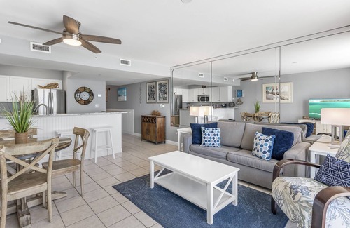 Destin Condo | Upgraded 5th Flr Pelican Beach Resort -1 bedroom - On the beach-