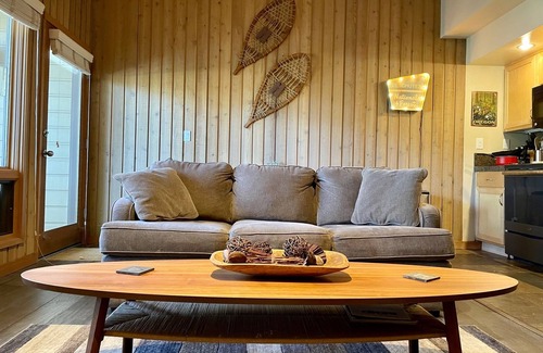 Century West Condo | Upgraded Mt.Bachelor Village Loft Condon+ includes IKON pass holder offer