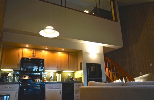 Century West Condo | Upgraded Mt.Bachelor Village Loft Condon+ includes IKON pass holder offer