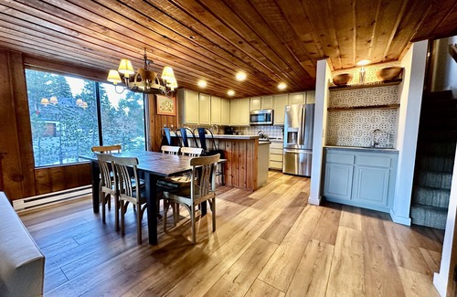 Mammoth Lakes Condo | Upgraded Townhome at Canyon Lodge