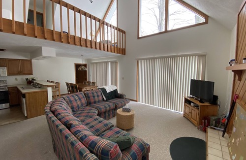Bellaire House | UpNorth Getaway on Intermediate Lk/Close to Bellaire/ Sandy Beach/Huge Yard