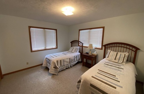 Bellaire House | UpNorth Getaway on Intermediate Lk/Close to Bellaire/ Sandy Beach/Huge Yard