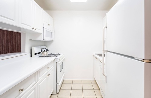 Central Park South Apartment | Upper East Side - One Bedroom near Central Park