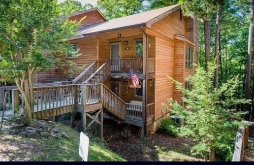 Mount Ida Condo | Upper Level Condo Lake Ouachita-2B/2B/New Furniture