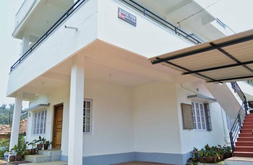Katakeri Rural House | UPPER LEVEL of HOUSE in RANGE VIEW homestay (2BR + STUDIO)