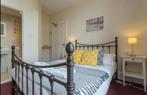 Kemptown Hotel | Upper Rock 6 - double room en-suite