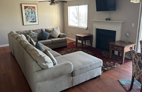 Glen Iris Apartment | Upscale 1 bedroom apartment in Birmingham
