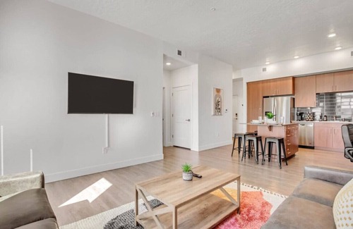 Clearfield Apartment | Upscale 2BR Apartment with Pool, Fitness Center, and Near Hill AFB and Local Dining