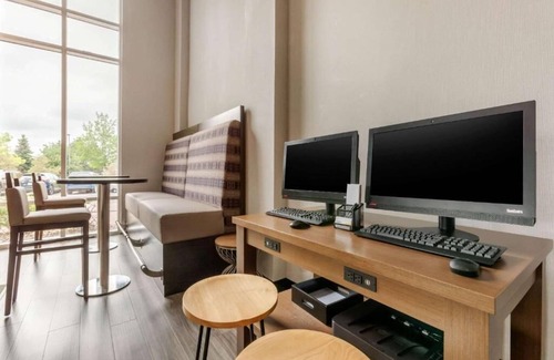 Aurora Apartment | Upscale amenities near Denver International Airport!