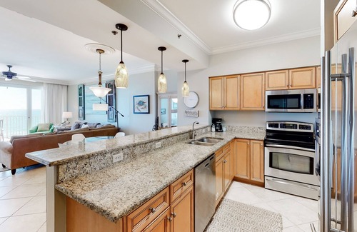 Sandestin Condo | Upscale, beachfront condo with pools, hot tub, fitness room, & tennis