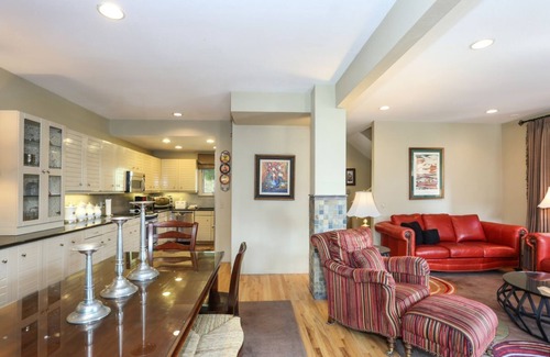 Copper Mountain Village House | Upscale Comfort w/Stunning Views! Private Garage, free WiFi, Games, Porch Swing
