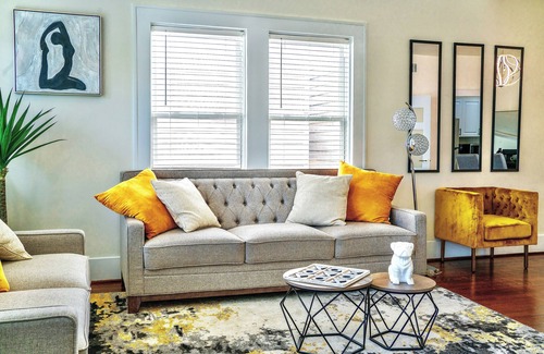 Montrose Apartment | Upscale Cozy Stay In Montrose/1BR King Bed + Loft/Sleeps 4/Pool Table