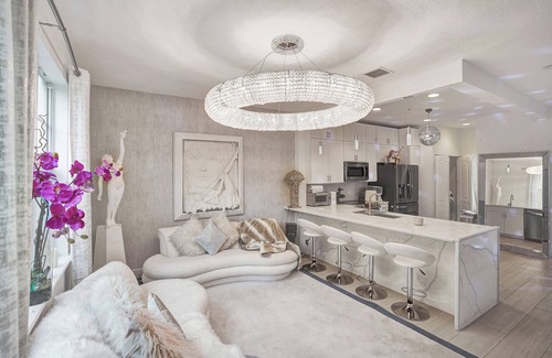 Delray Beach House | Upscale Delray Escape: Anti-Aging Spa Home steps from Beach, NightLife & Dining!
