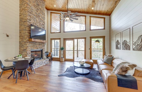 Ellijay Cottage | Upscale Ellijay Cottage w/Private Hot Tub & Grill