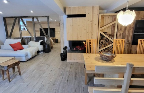 Les Contamines-Montjoie Ski Chalet | Upscale 5* chalet sauna &jacuzzi centrally located next to shuttle bus