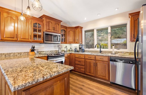 Seven Devils House | Upscale Home Near Mountain Adventures