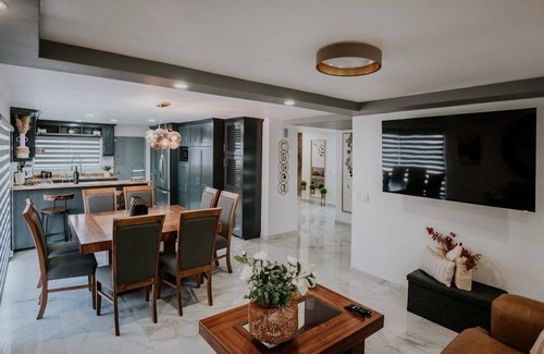 King Coronita House | Upscale House w/Outdoor Terrace & Jacuzzi