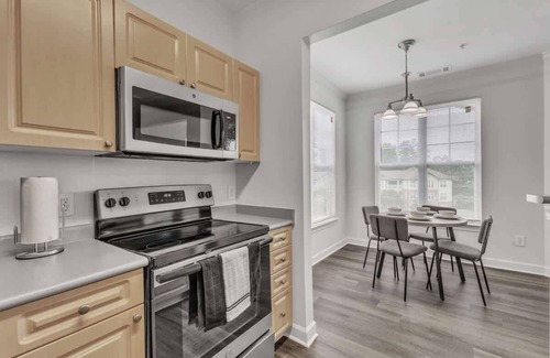 Southwest Raleigh Apartment | Upscale King 4BR Suite Mins to Downtown Raleigh!