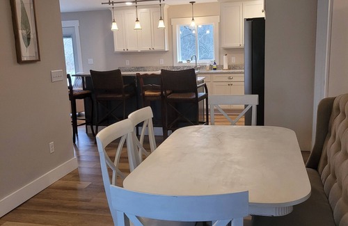 Oswego Apartment | Upscale lodging near Oswego State University, borders Rice Creak Field Station